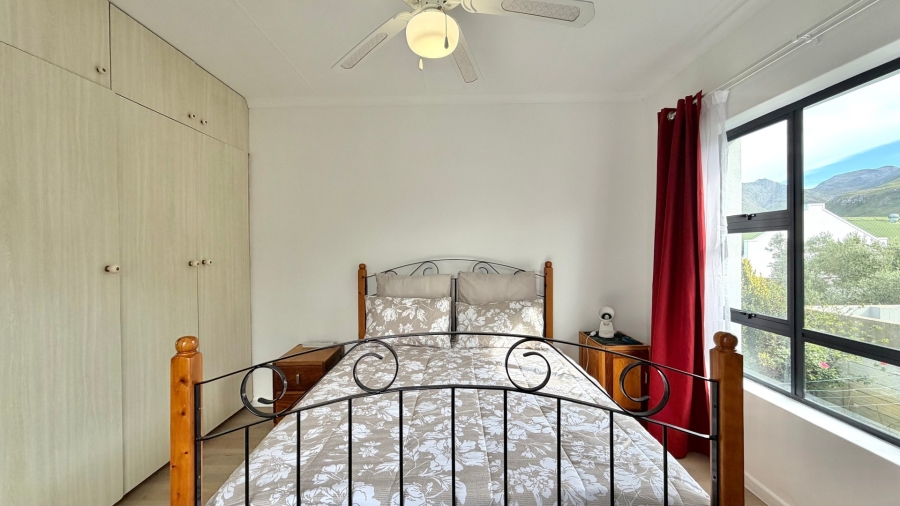 3 Bedroom Property for Sale in Heuningkloof Western Cape